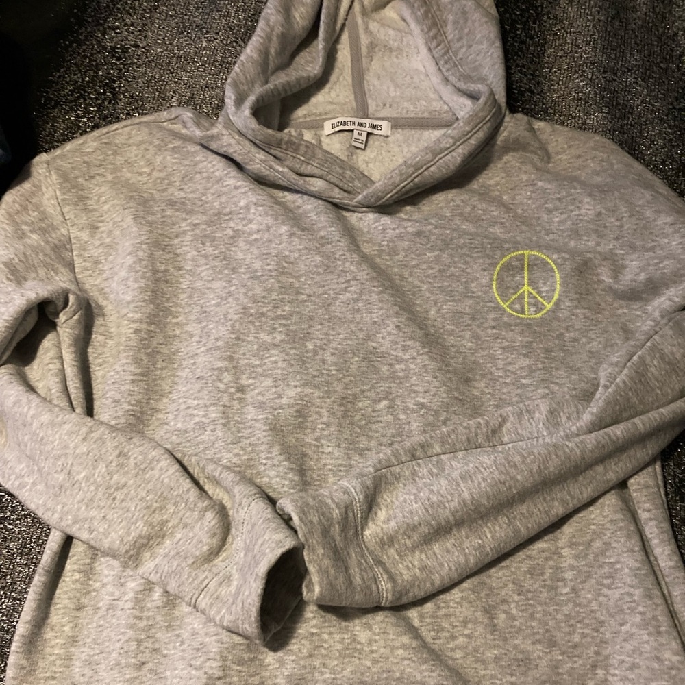 Cute gray hoody!